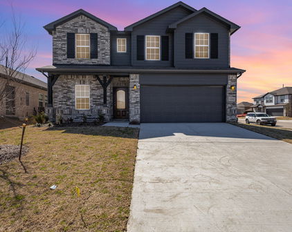 2202 Bridgeport St, Forney