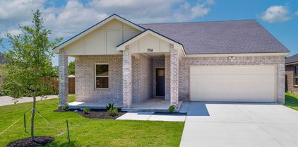 704 S Medora St, Terrell