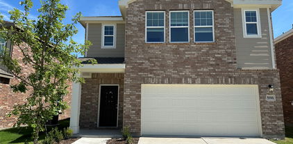 5916 Sahara Dr, Forney