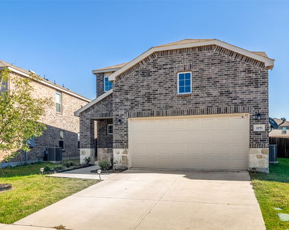 1851 Ballinger Dr, Forney