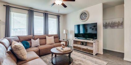 2313 Spokane Dr, Forney