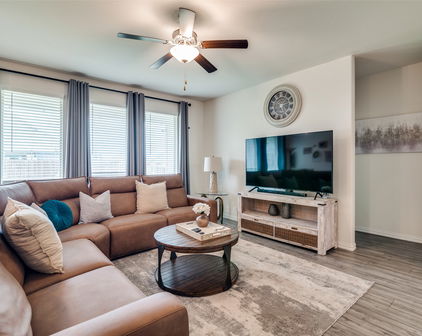 2313 Spokane Dr, Forney