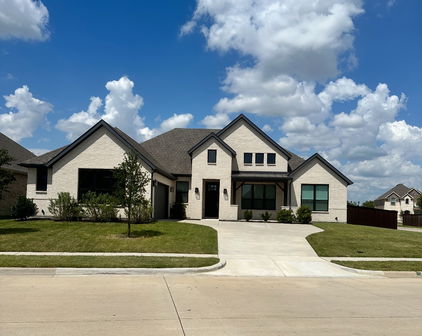 841 Lemmon Ln, Forney