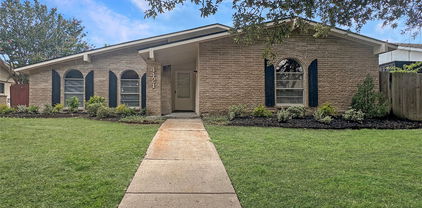 4421 Mayflower Dr, Garland
