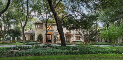 6807 Wander Pl, Dallas