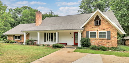 2210 Ivanhoe Cir, Grand Prairie