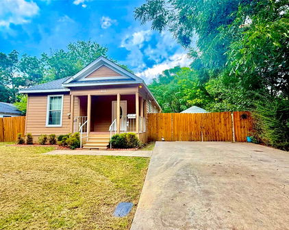 605 E Hickory St, Kaufman