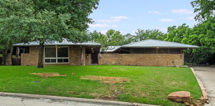 921 Nw 9th St, Grand Prairie
