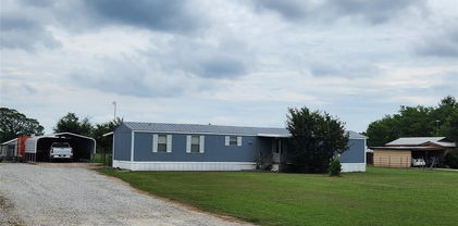 9009 Crestview Estate Rd, Quinlan