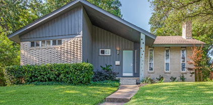 9052 Fringewood Dr, Dallas