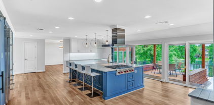 222 Sovereign Ct, Rockwall