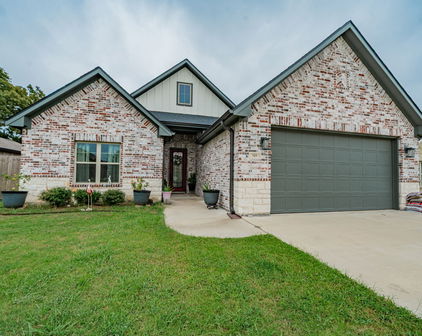 121 Vaughn Ln, Quinlan