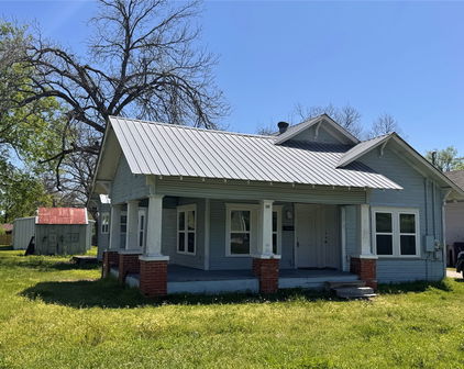 502 N Virginia St, Terrell