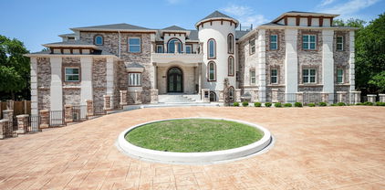 2415 Amberleaf Ct, Cedar Hill
