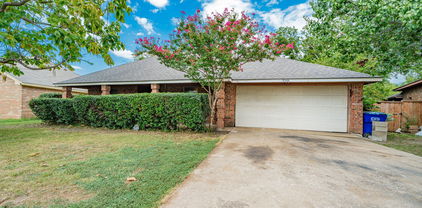 709 Azalea Dr, Forney