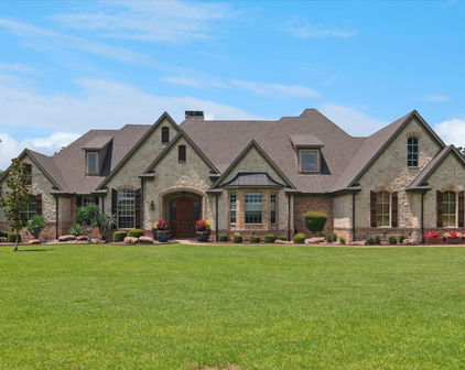 1022 S Bend Dr, Kaufman
