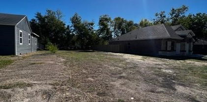 1103 S Frances St, Terrell