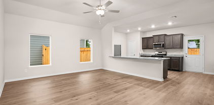 213 Southgate Dr, Terrell