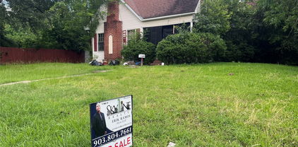 200 1st St, Terrell