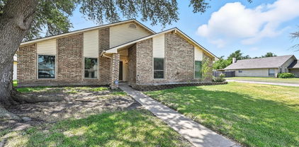 5301 Barcelona Dr, Garland