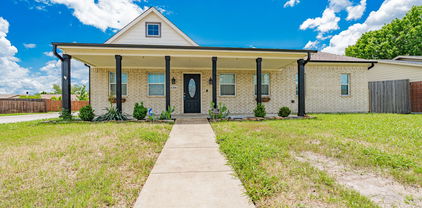 8306 Chesham Dr, Rowlett