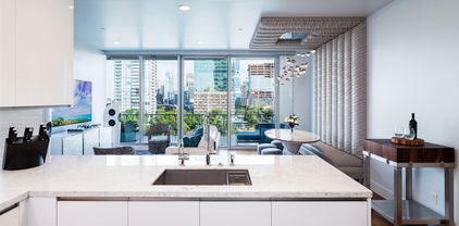 3130 N Harwood St Unit 807, Dallas