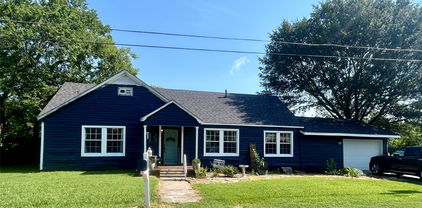233 Elm St, Wills Point
