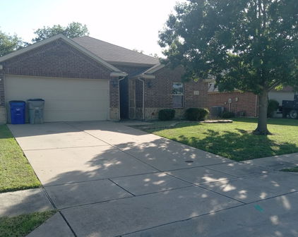 3235 Clear Springs Dr, Forney