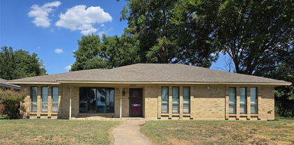 13414 Tom Field Rd, Farmers Branch