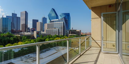2025 Woodall Rodgers Fwy Unit 51, Dallas