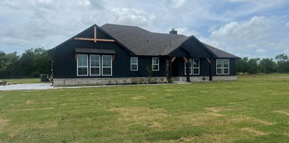 2454 Blackjack Oak Rd, Oak Ridge