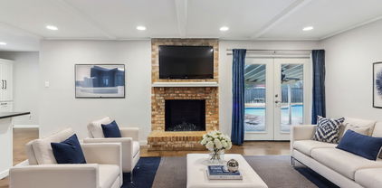 13745 Rolling Hills Ln, Dallas