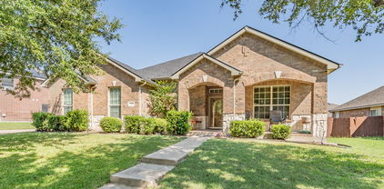 1737 Rock Ridge Dr, Cedar Hill
