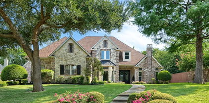 504 Pine Island Cir, Heath