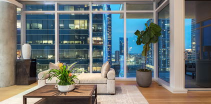 1747 Leonard St Unit 1402, Dallas