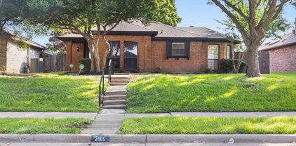 2805 Stoneridge Dr, Garland