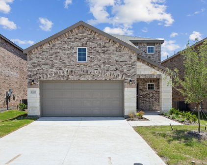 2420 Arbutus Dr, Forney