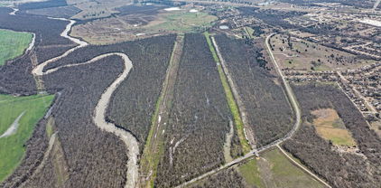 850 E Malloy Bridge Rd, Seagoville