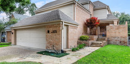 16725 Village Ln, Dallas