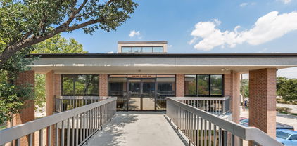 2650 Valley View Ln Unit 200, Farmers Branch