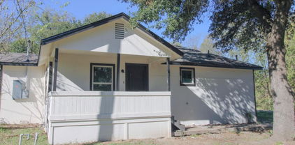 307 N Wilson St, Kaufman