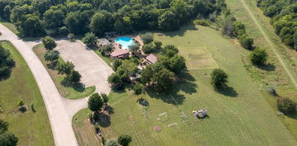 2055 Westview Dr, Wills Point