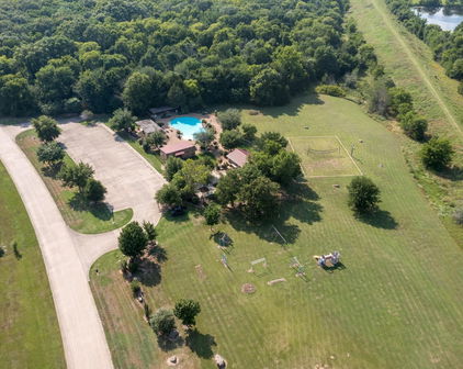 2055 Westview Dr, Wills Point