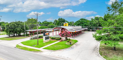 1300 Pioneer Dr, Irving