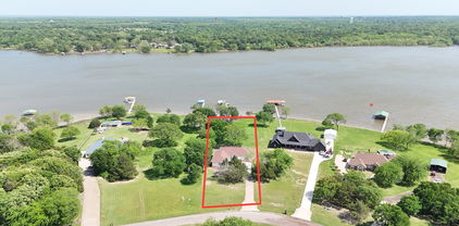 2858 Waters Edge, Quinlan