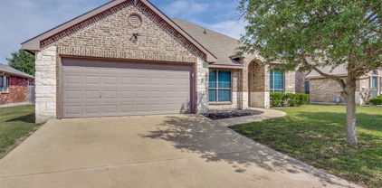 512 Wolf Dr, Forney