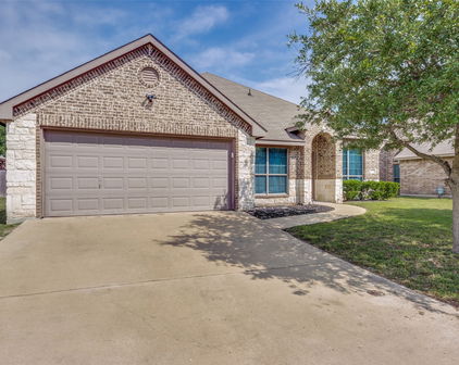 512 Wolf Dr, Forney