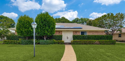 3726 Ridgeoak Way, Farmers Branch
