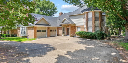 2809 Apple Valley Dr, Garland
