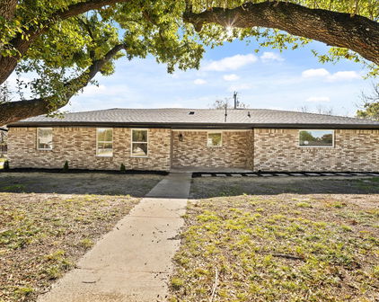 310 E 6th St, Kaufman